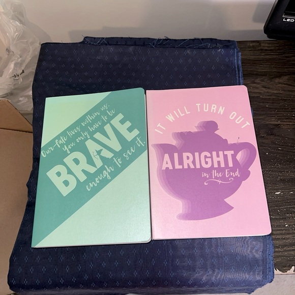 Lot Of Two Disney Journals Make A Wonderful Gift - Picture 1 of 9